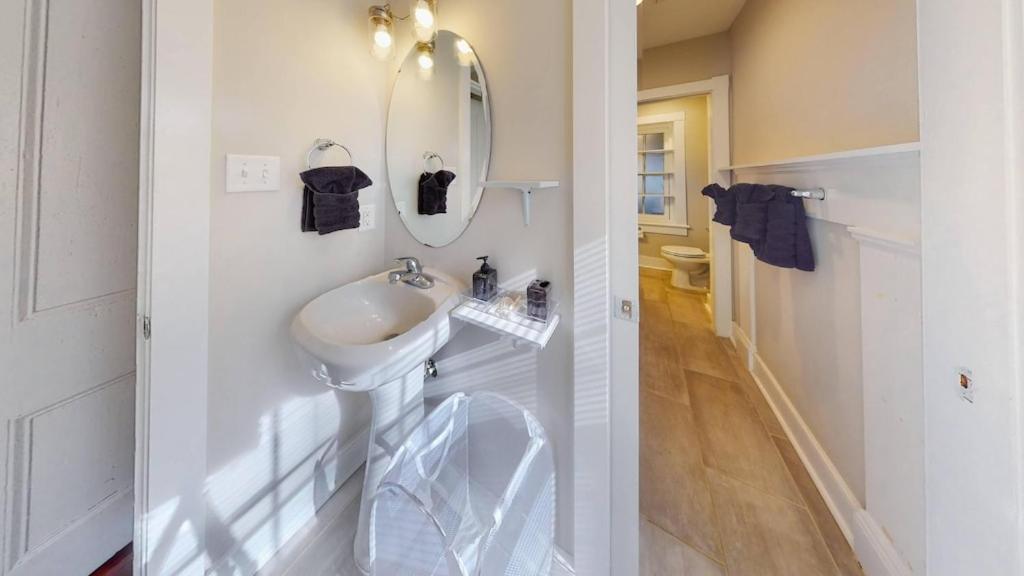 New! Renovated Townhome W/ Putting Green & Patio! Richmond Exterior foto