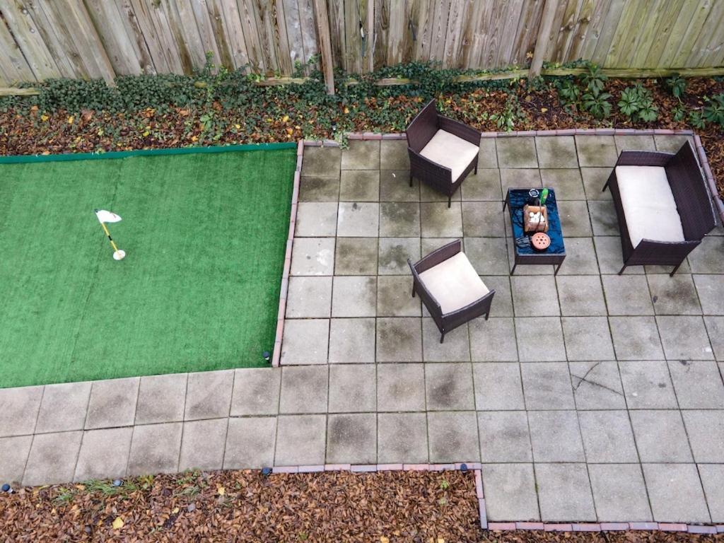 New! Renovated Townhome W/ Putting Green & Patio! Richmond Exterior foto
