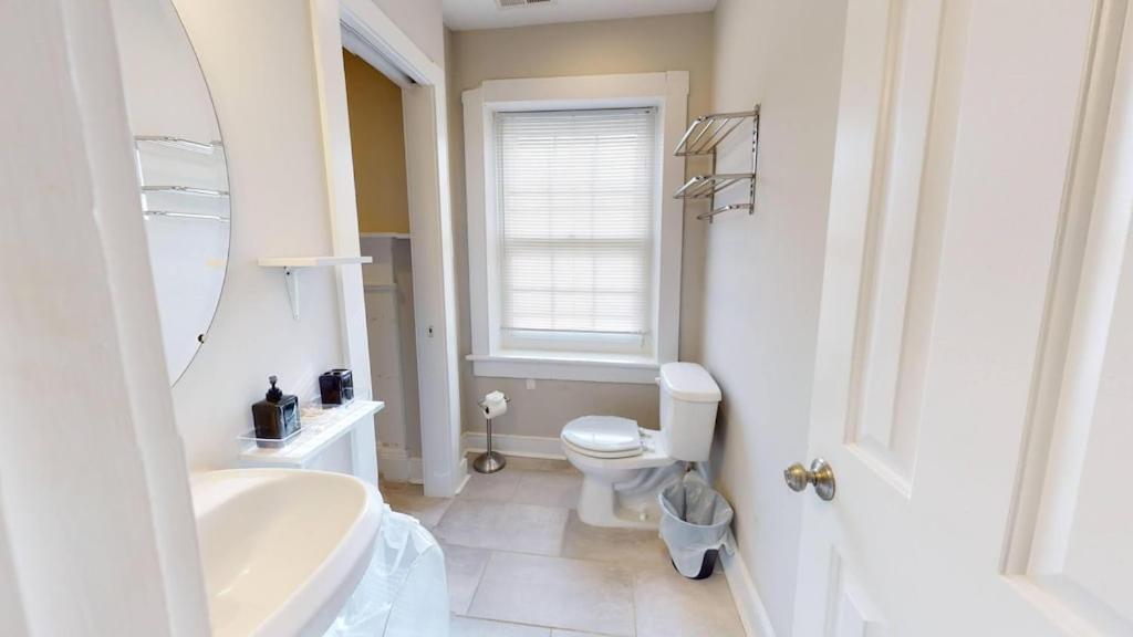 New! Renovated Townhome W/ Putting Green & Patio! Richmond Exterior foto