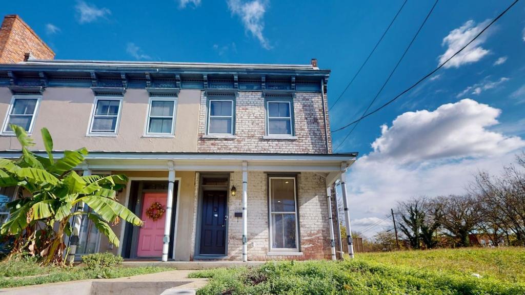 New! Renovated Townhome W/ Putting Green & Patio! Richmond Exterior foto