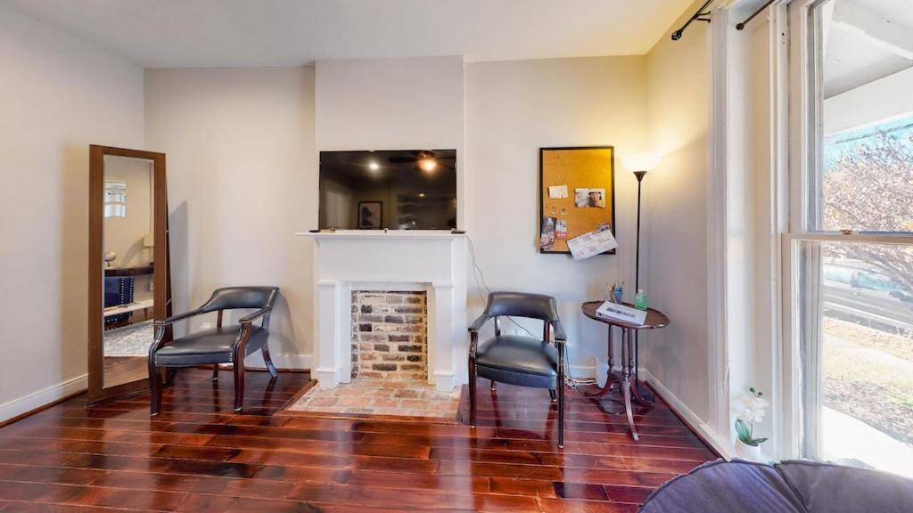 New! Renovated Townhome W/ Putting Green & Patio! Richmond Exterior foto
