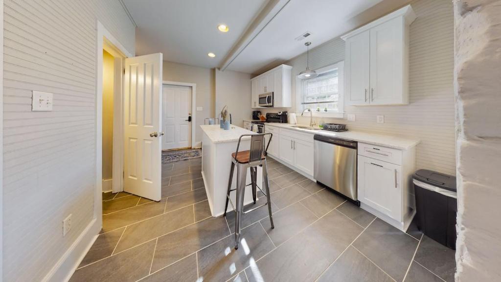 New! Renovated Townhome W/ Putting Green & Patio! Richmond Exterior foto